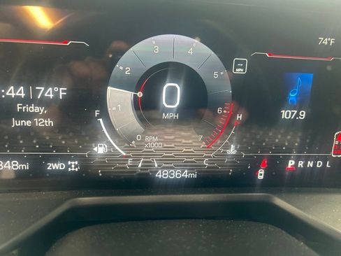 Used 2024 GMC Acadia Elevation AWD/4WD image 4