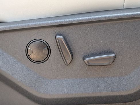 Used 2025 Ford Expedition Platinum AWD/4WD image 19