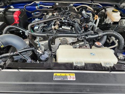 Used 2024 Toyota Tacoma TRD Off-Road image 31