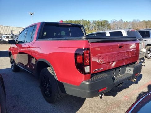 Used 2025 Honda Ridgeline Black Edition image 9