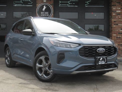 Used 2023 Ford Escape ST-Line w/ Tech Pack #1 AWD/4WD image 1