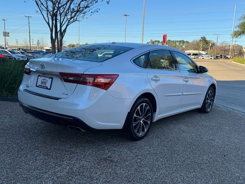 Used 2018 Toyota Avalon XLE image 8