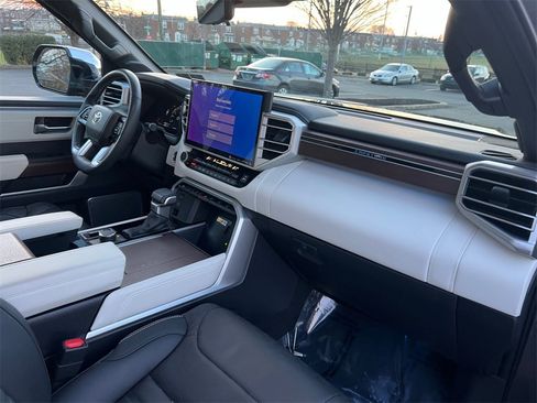 Used 2024 Toyota Sequoia Capstone image 16