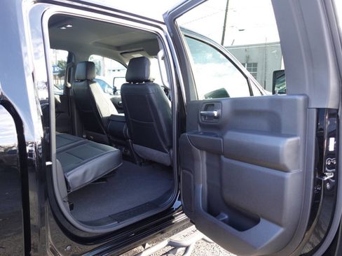 Used 2025 Chevrolet Silverado 2500 Custom w/ Custom Value Package image 24