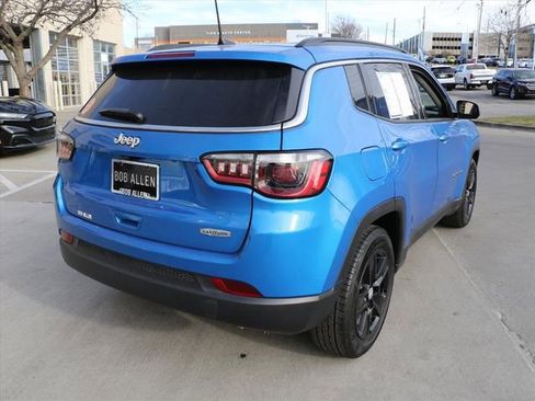 Used 2022 Jeep Compass Latitude image 5