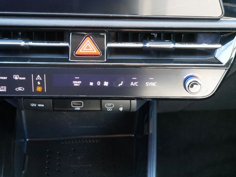 Certified 2023 Kia Niro EX image 23