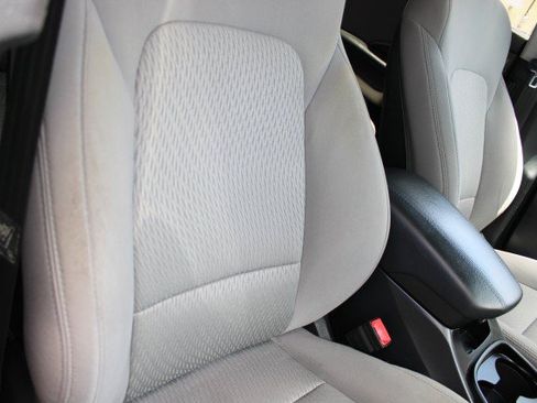 Used 2017 Hyundai Santa Fe Sport FWD image 30