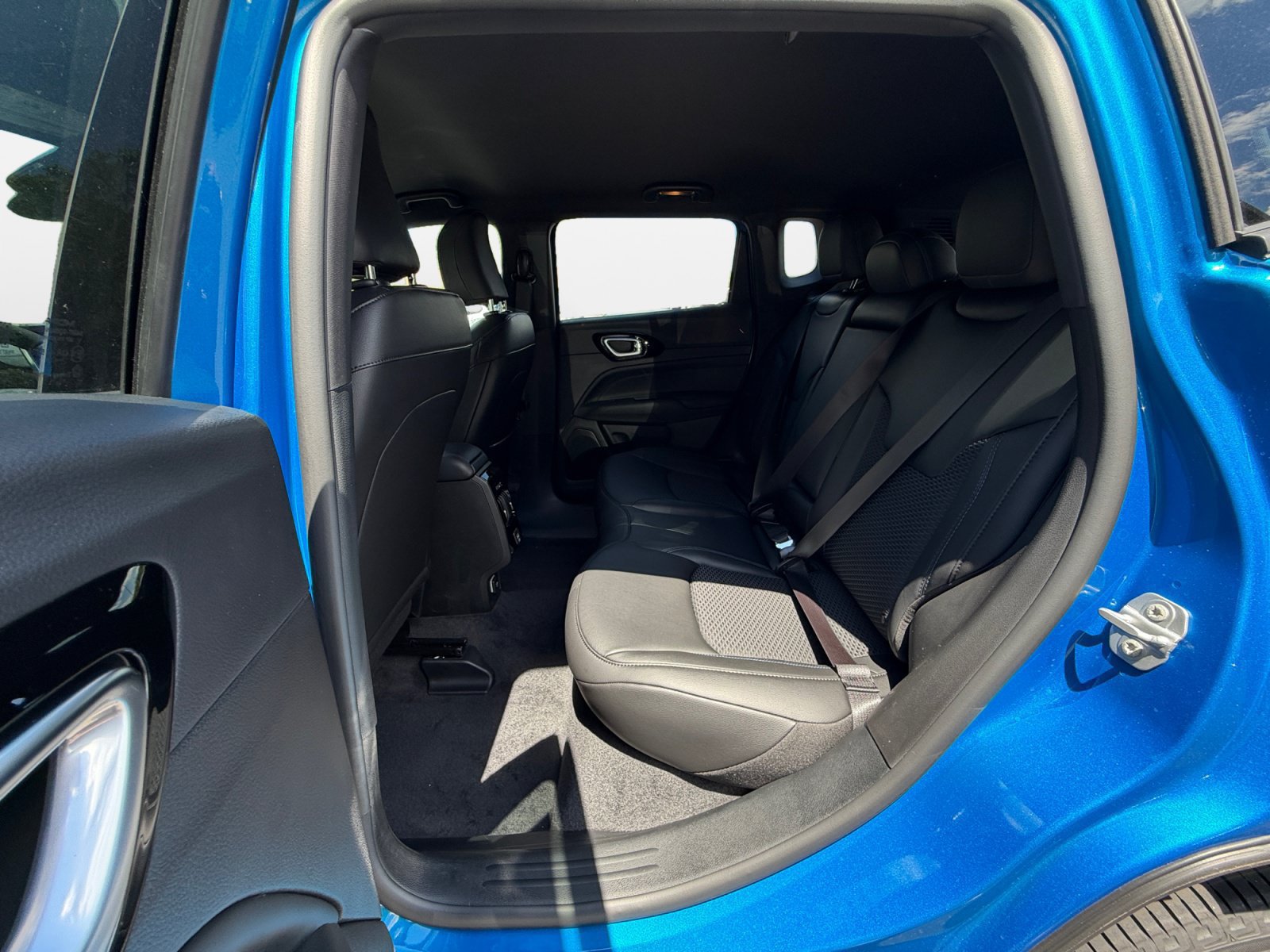 New 2026 Jeep Compass Latitude AWD/4WD image 17