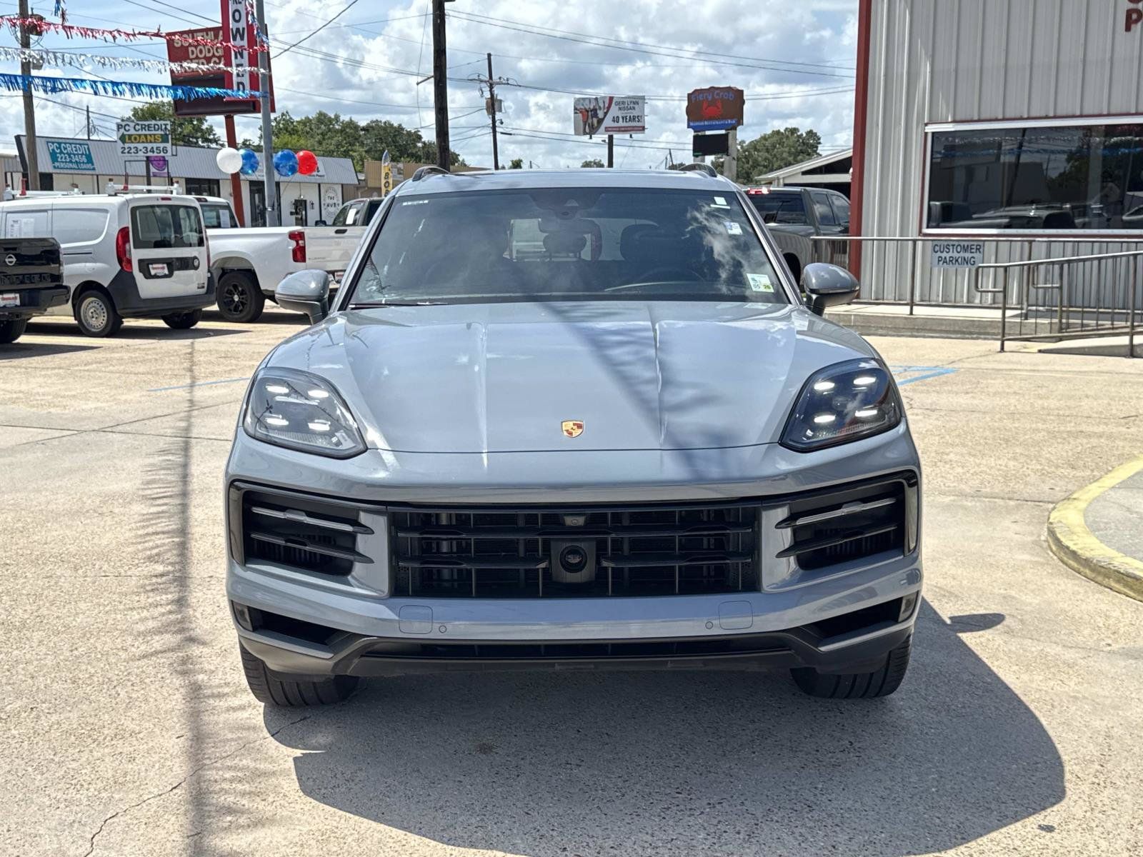 Used 2024 Porsche Cayenne AWD/4WD image 2