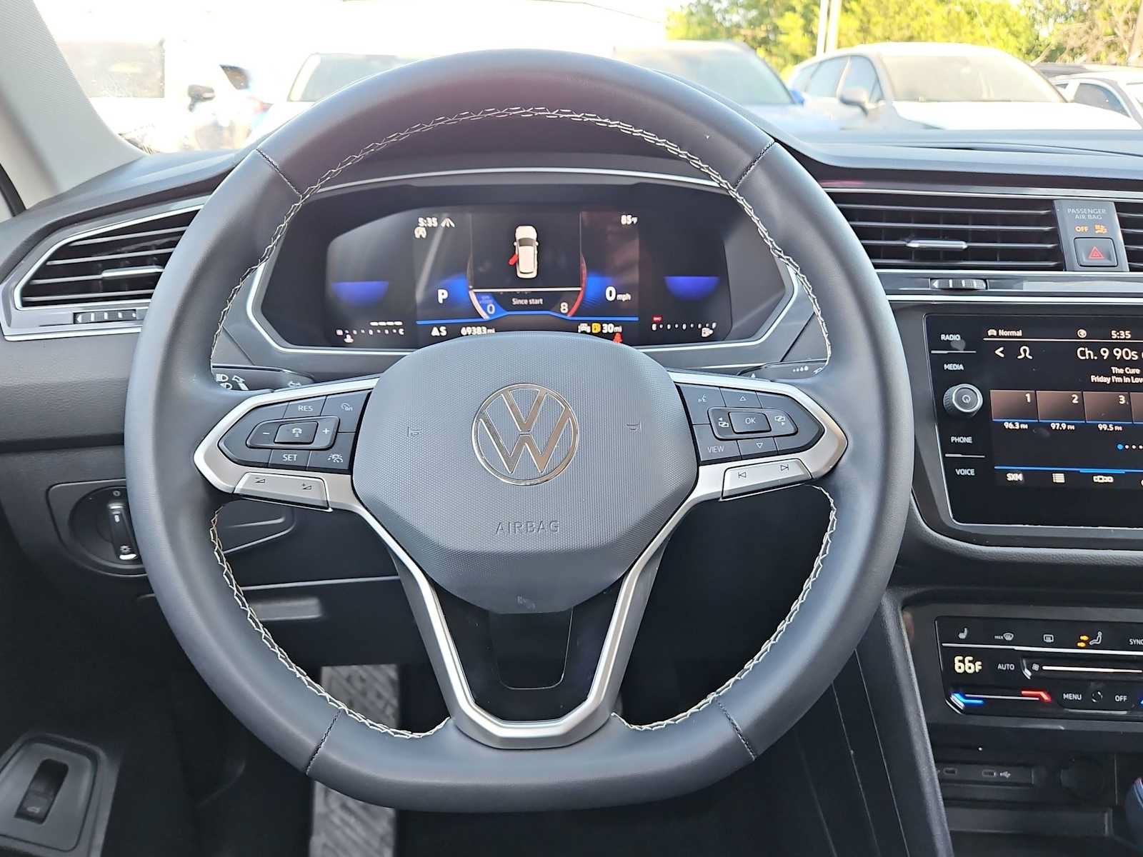Used 2024 Volkswagen Tiguan SE AWD/4WD image 23