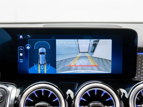 New 2025 Mercedes-Benz GLB 250 4MATIC image 27