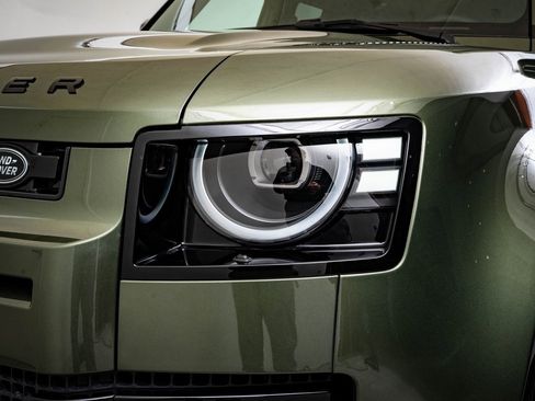 New 2026 Land Rover Defender 110 X-Dynamic SE image 16