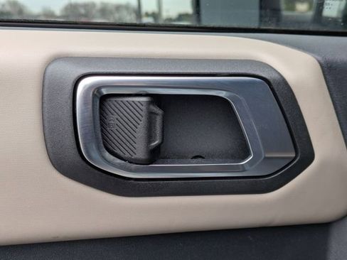 Used 2022 Ford Bronco Wildtrak image 32