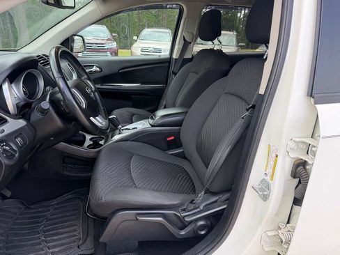Used 2018 Dodge Journey SE w/ Popular Equipment Group FWD image 8