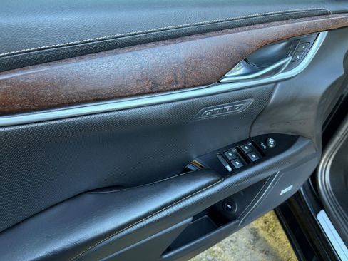 Used 2019 Cadillac XTS Luxury image 15