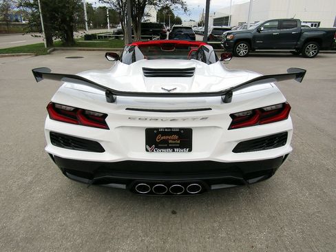 Used 2025 Chevrolet Corvette Z06 w/ Z07 Performance Package image 6