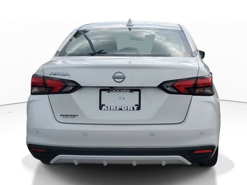 Used 2025 Nissan Versa SV FWD image 6