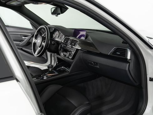 Used 2018 BMW M3 RWD image 9