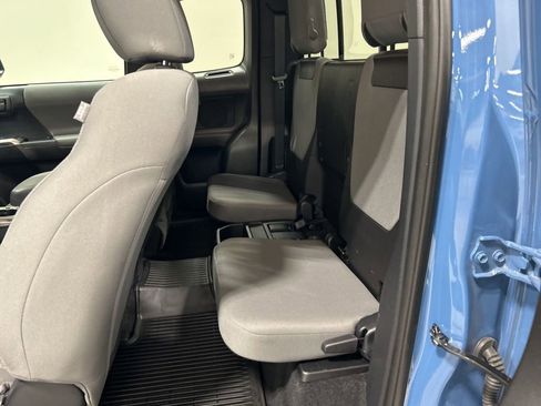 Used 2019 Toyota Tacoma SR5 AWD/4WD image 23