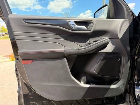Used 2025 Ford Escape ST-Line AWD/4WD image 10