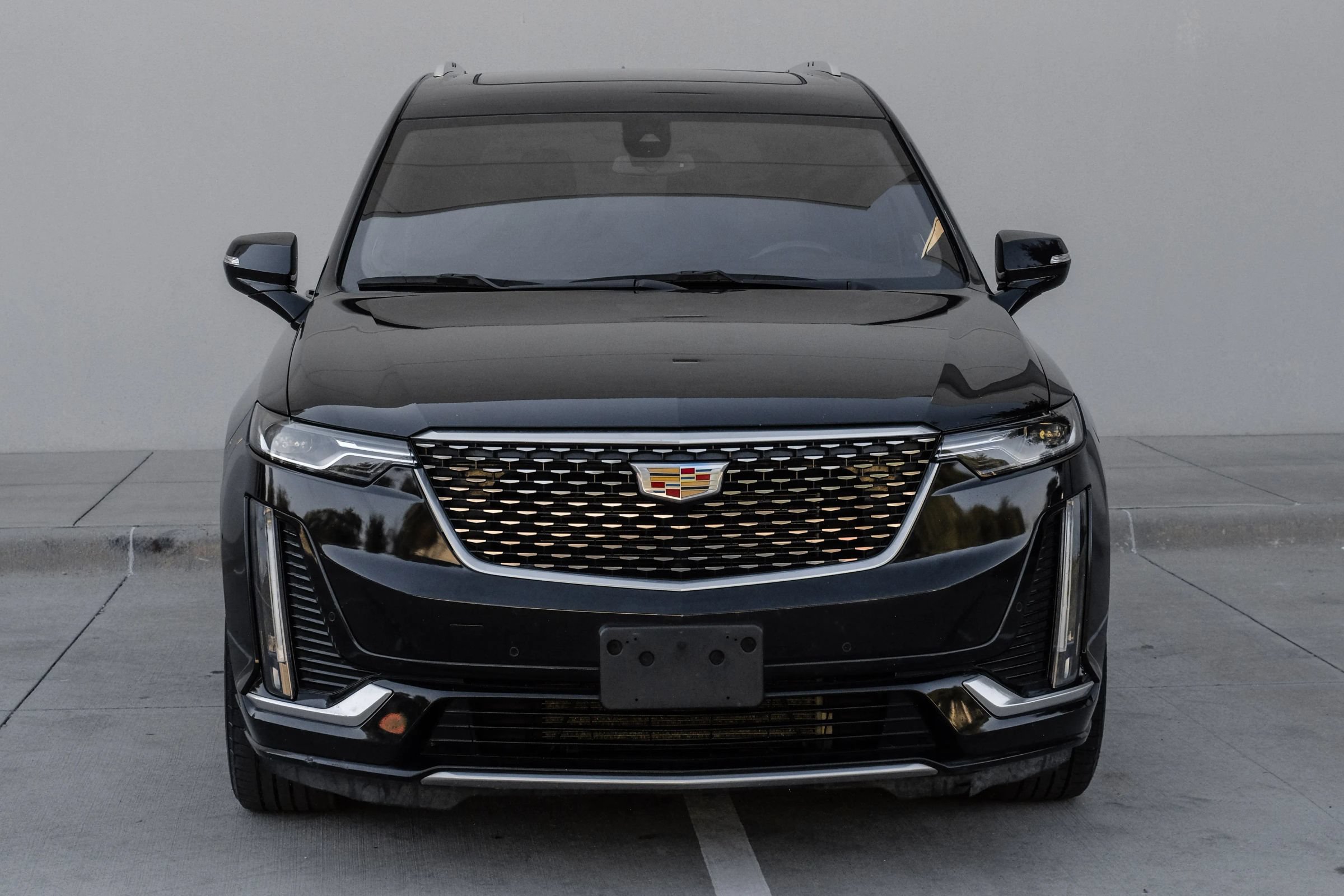 Used 2023 Cadillac XT6 Premium Luxury w/ LPO, Floor Liner Package FWD image 6