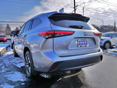 Used 2022 Toyota Highlander XLE image 5