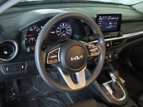 Certified 2023 Kia Forte LXS image 8