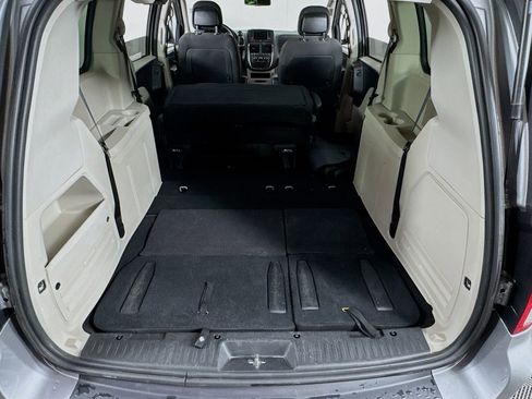 Used 2018 Dodge Grand Caravan SE w/ UConnect Hands-Free Group FWD image 20