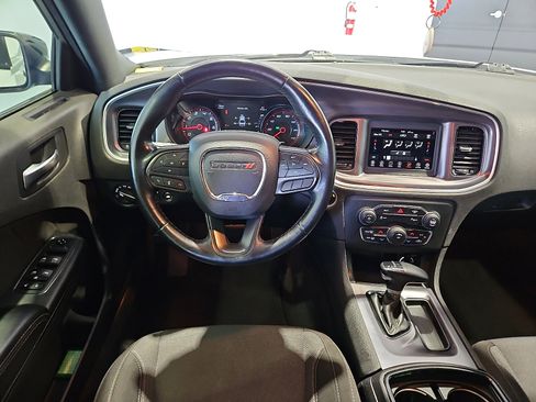 Used 2020 Dodge Charger SXT w/ Blacktop Package RWD image 7