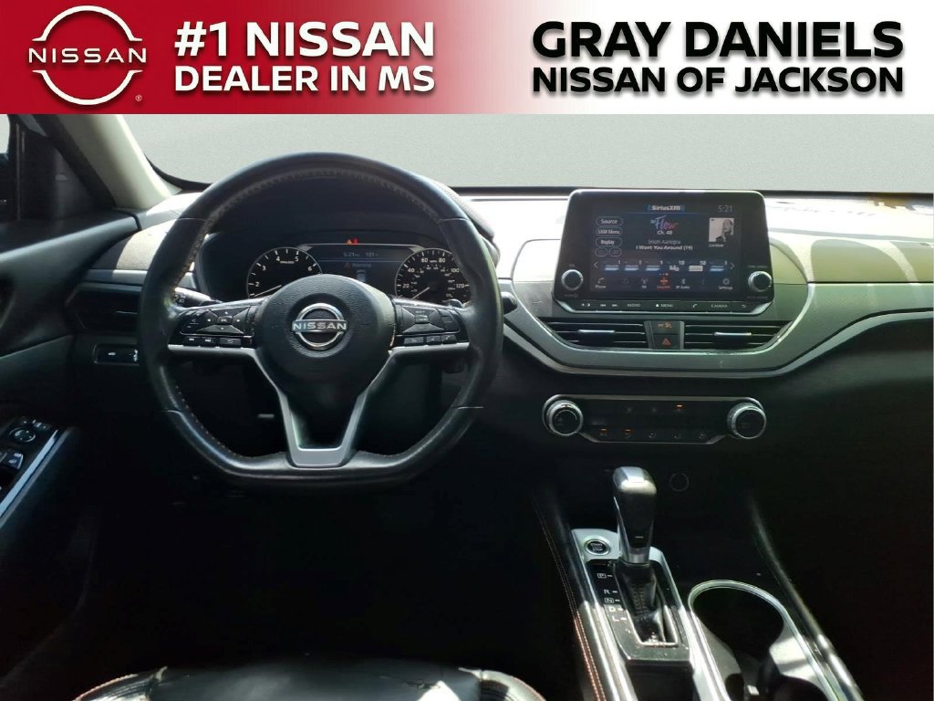 Used 2024 Nissan Altima 2.5 SR FWD image 8