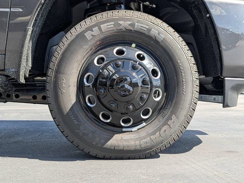 New 2026 RAM 3500 Laramie AWD/4WD image 4