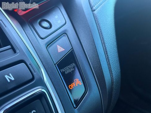 Certified 2024 Honda Odyssey Sport image 36