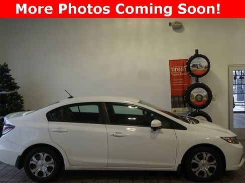Used 2014 Honda Civic Hybrid Sedan image 2