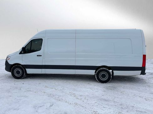 Used 2023 Mercedes-Benz Sprinter 2500 image 6