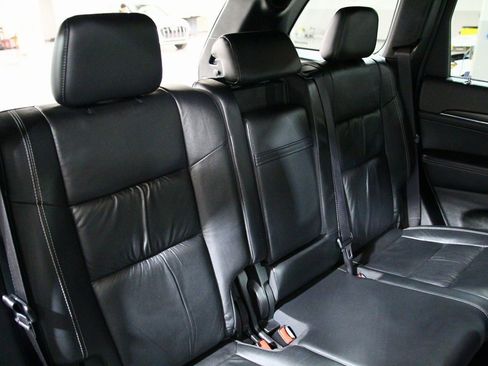 Used 2014 Jeep Grand Cherokee Limited image 24