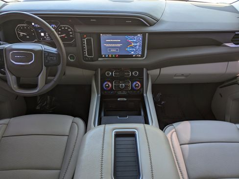 Used 2021 GMC Yukon Denali w/ Denali Ultimate Package image 17