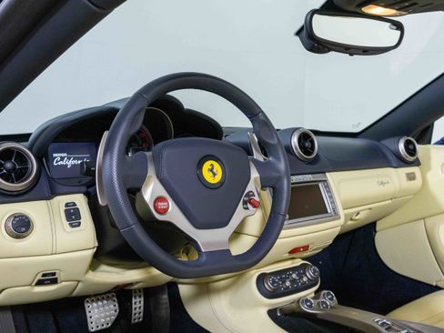 Used 2010 Ferrari California image 24