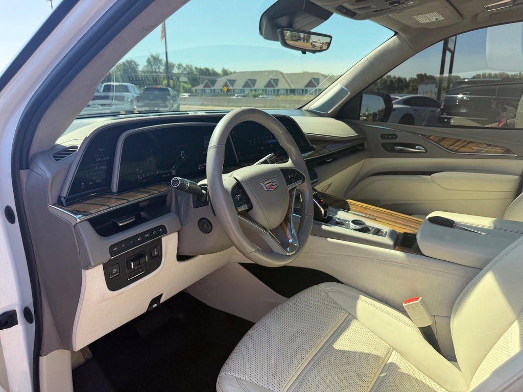 Used 2021 Cadillac Escalade Premium Luxury Platinum AWD/4WD image 20