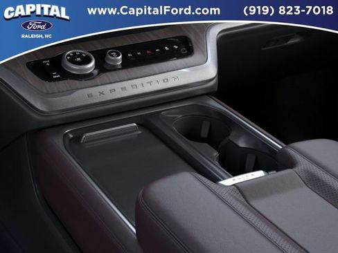 New 2026 Ford Expedition Platinum image 15