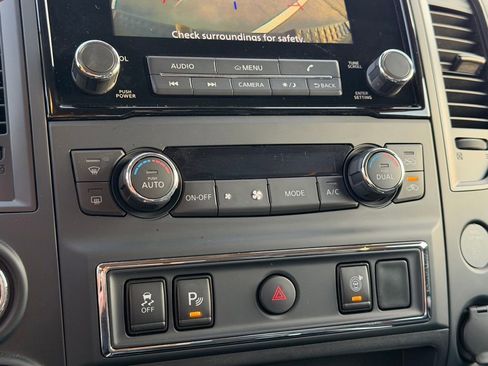 Used 2024 Nissan Titan SV w/ SV Convenience Package image 36