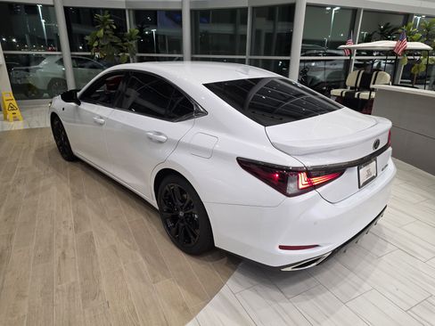 New 2025 Lexus ES 350 350 image 3
