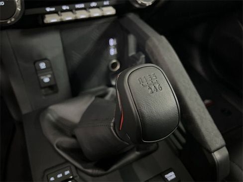 Used 2025 Toyota Tacoma TRD Off-Road image 15