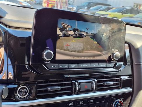 Certified 2024 Nissan Pathfinder SV image 7