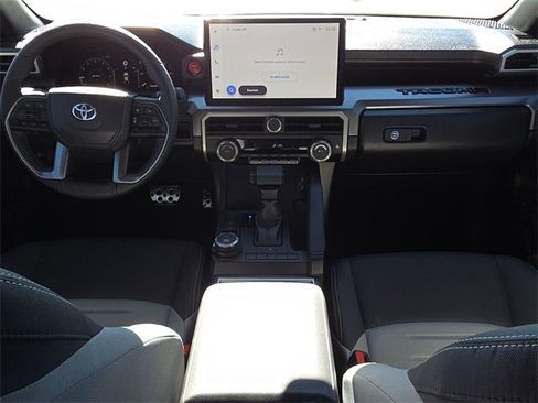 Used 2025 Toyota Tacoma TRD Sport image 14