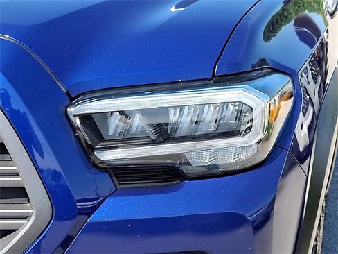 Certified 2023 Toyota Tacoma TRD Off-Road image 9