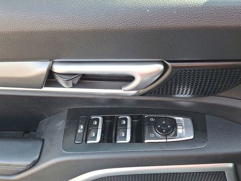 Used 2020 Kia Telluride LX image 2