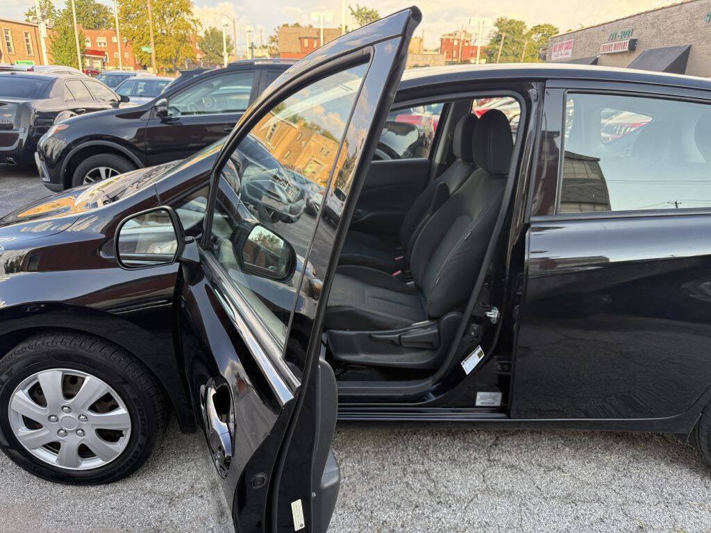 Used 2018 Nissan Versa Note SV FWD image 12
