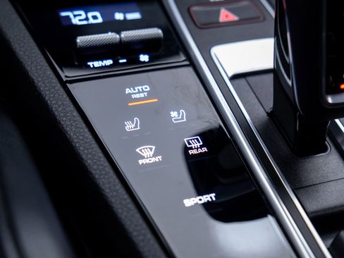 Certified 2021 Porsche Cayenne image 28