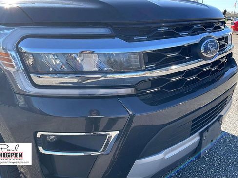 Used 2024 Ford Expedition Limited image 28