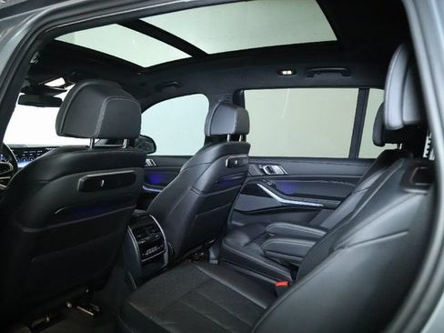 Used 2023 BMW X7 xDrive40i w/ M Sport Package AWD/4WD image 20